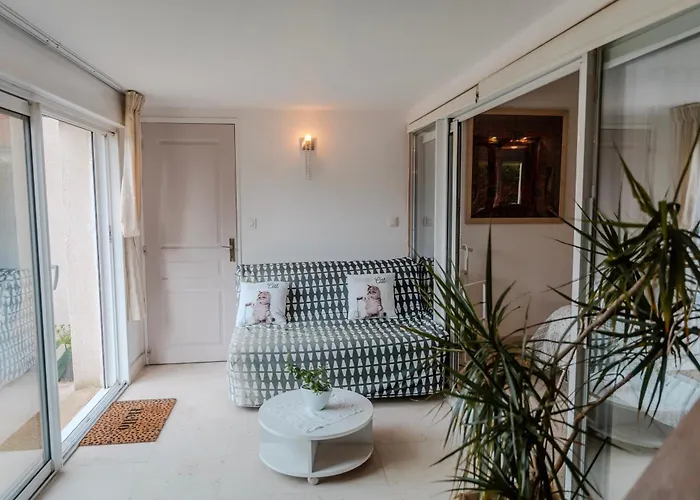 Armand 3* Louvigny (Calvados)